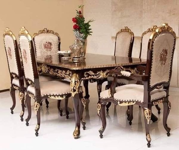 Crown Style Dinning Chairs With Table