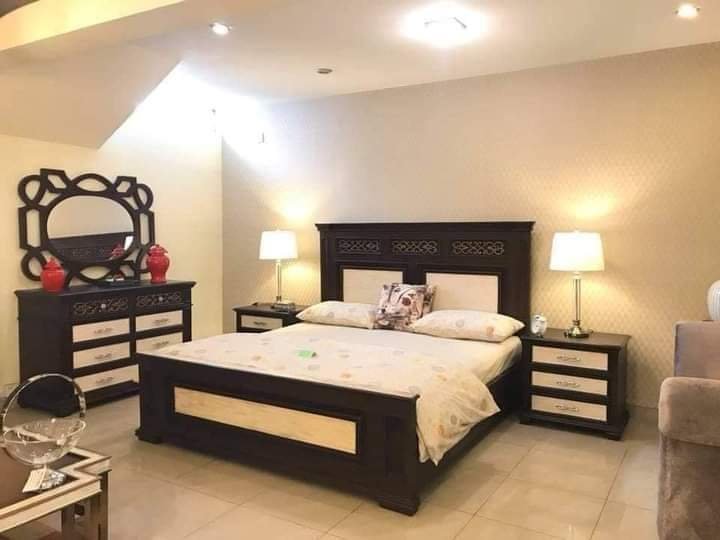 Modern Cum Simple Design Bed Set