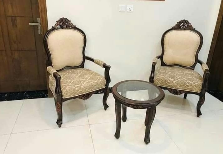 Traditional Bed Room Chairs Set
