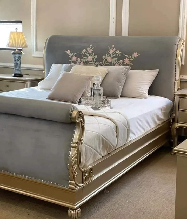 Unique design with Gremen Touch Bed Set
