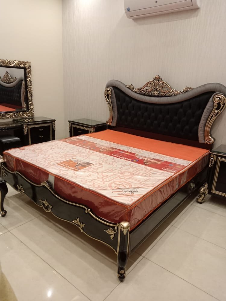 Combination Carved with Cushion Bed Set